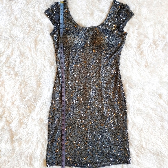 Jump Apparel || Sequin & Beaded Dress, Size 1/2, Silver Grey - Picture 6 of 6